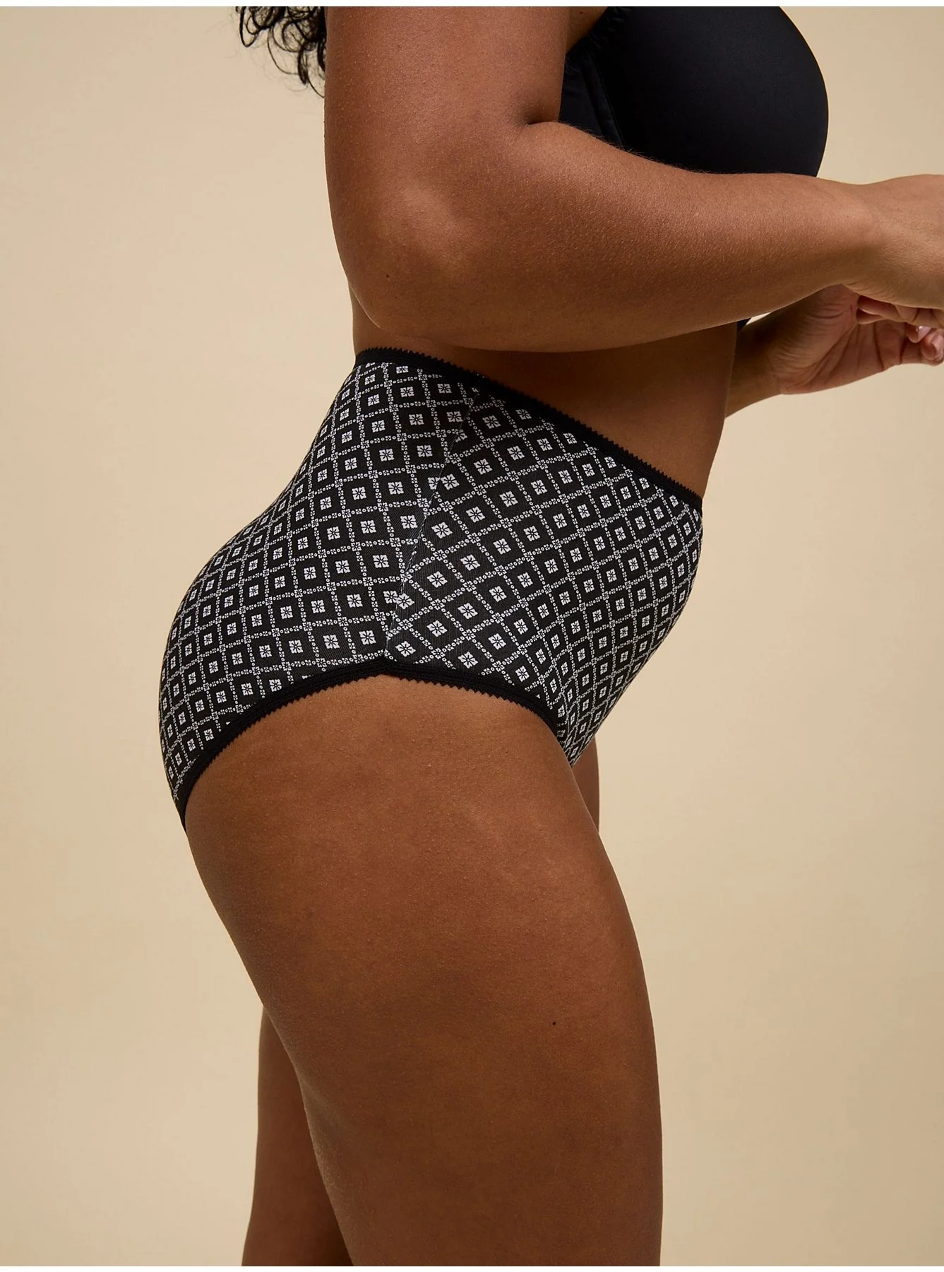 Pack of 3 Women's Assorted Cotton Full Back Cover Panties - Image 9