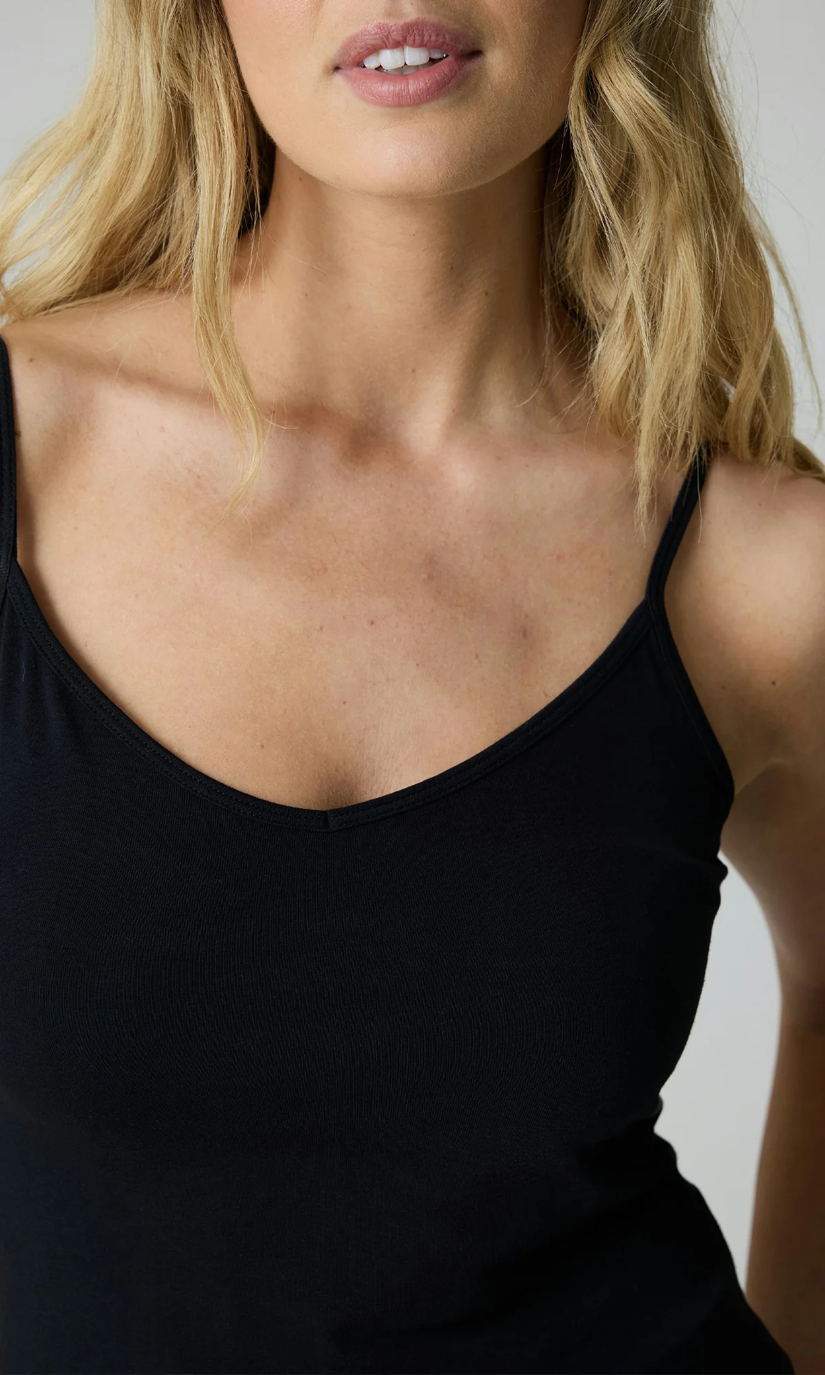 Pack of 5 Ladies Basic Camisole V-Neck Cotton Tank Top Set - Image 4