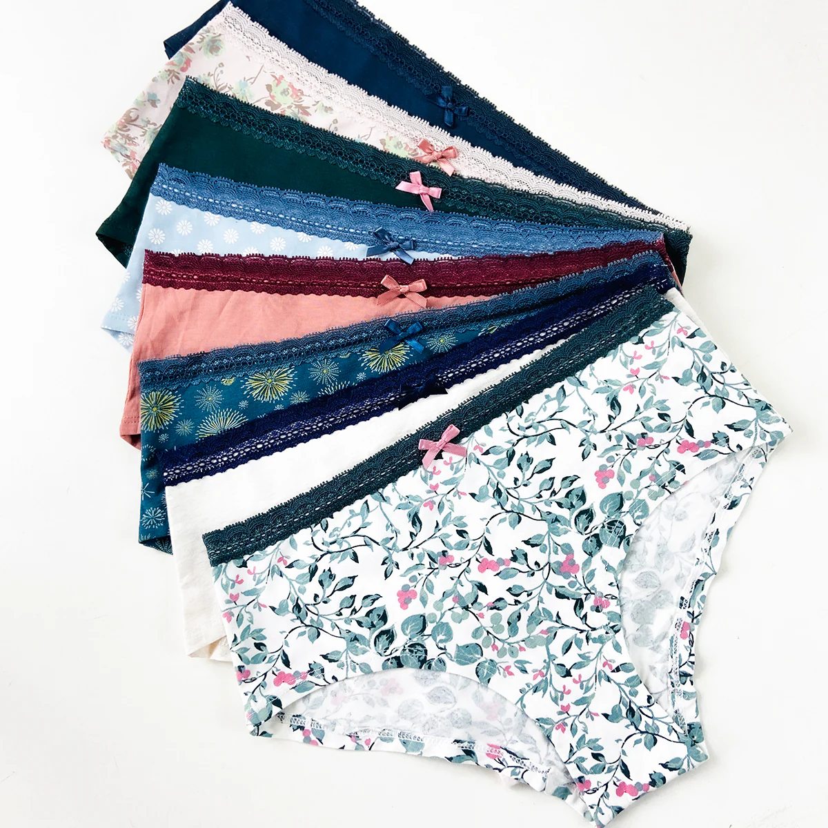 Pack of 5 Womens Cotton Hipster Printed & Solid Lace Panty - Image 2