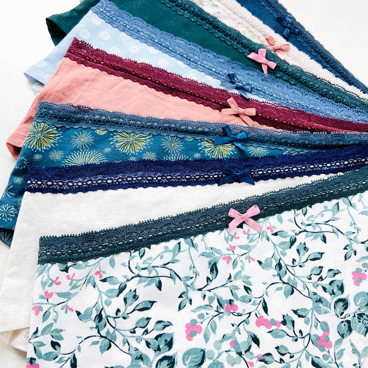Pack of 5 Womens Cotton Hipster Printed & Solid Lace Panty - Image 5