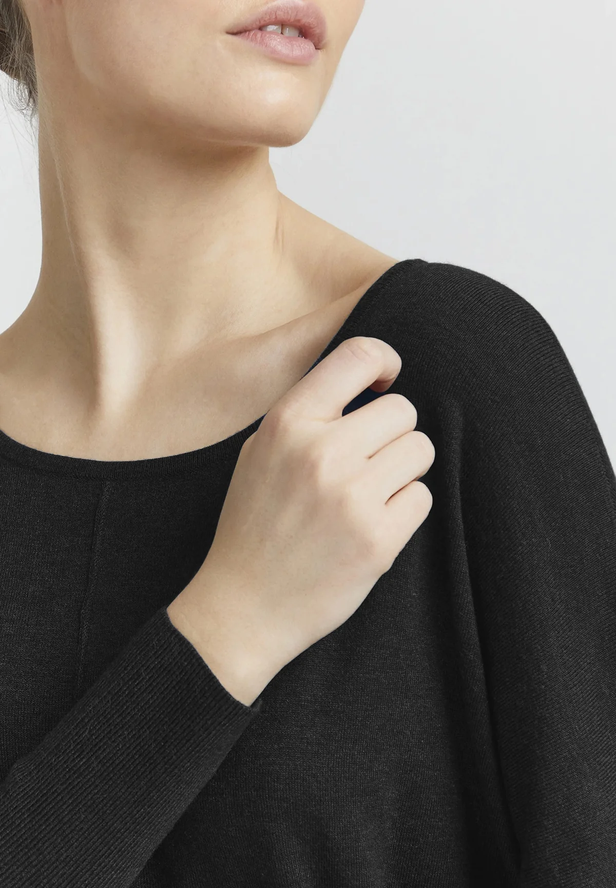 Womens Premium Soft Viscose Knit Crew Neck Sweater - Image 7