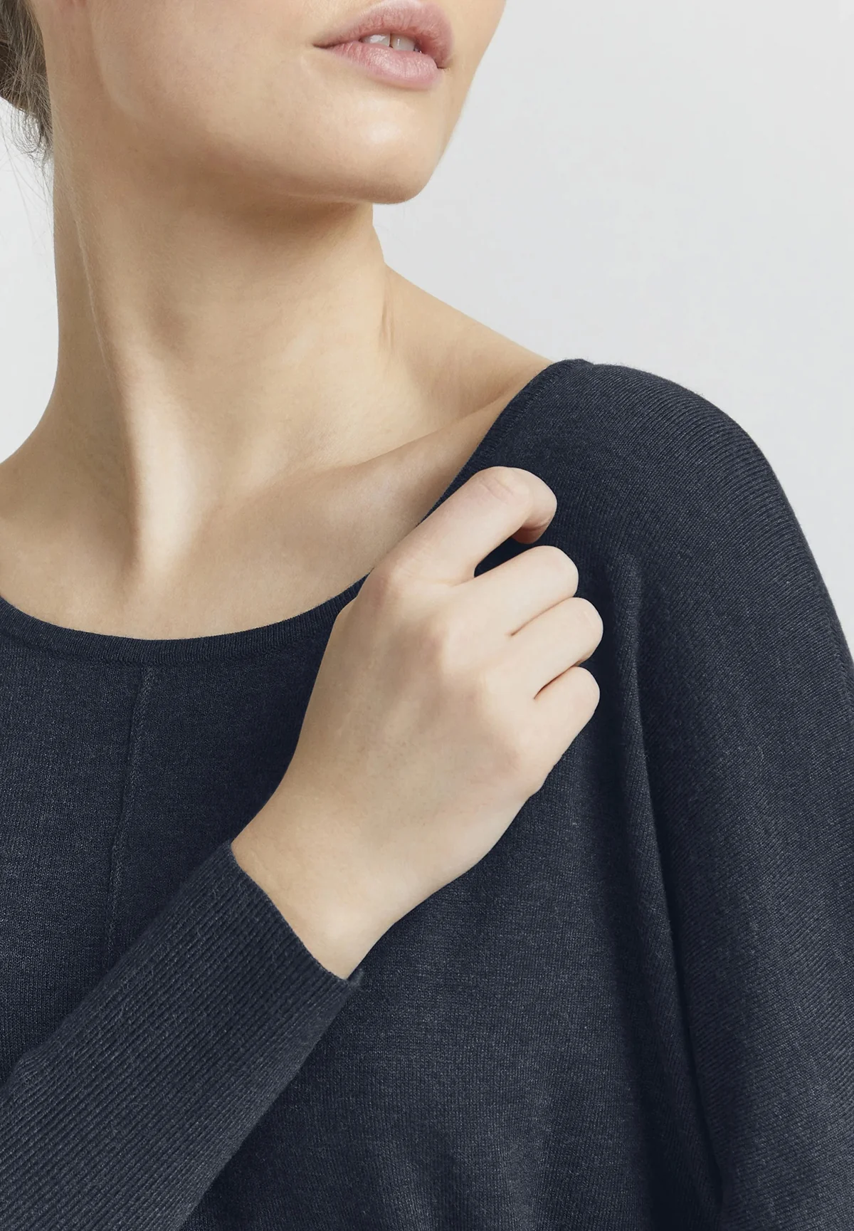 Womens Premium Soft Viscose Knit Crew Neck Sweater - Image 8