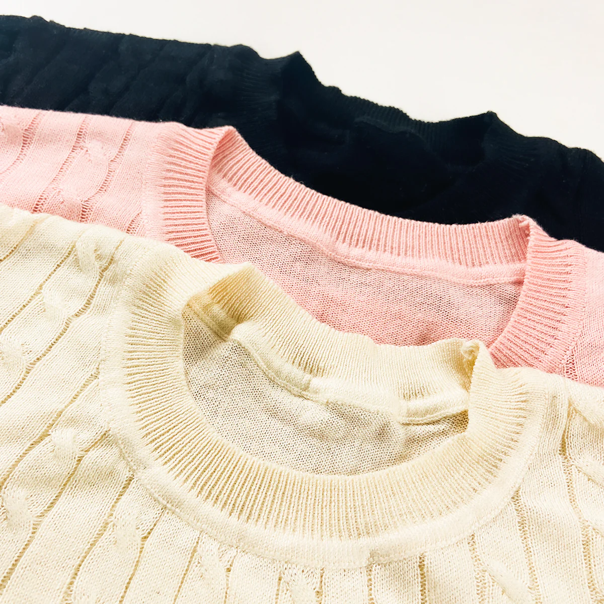 Womens Round Neck Premium Cable Knit Short Sleeve Sweater - Image 6