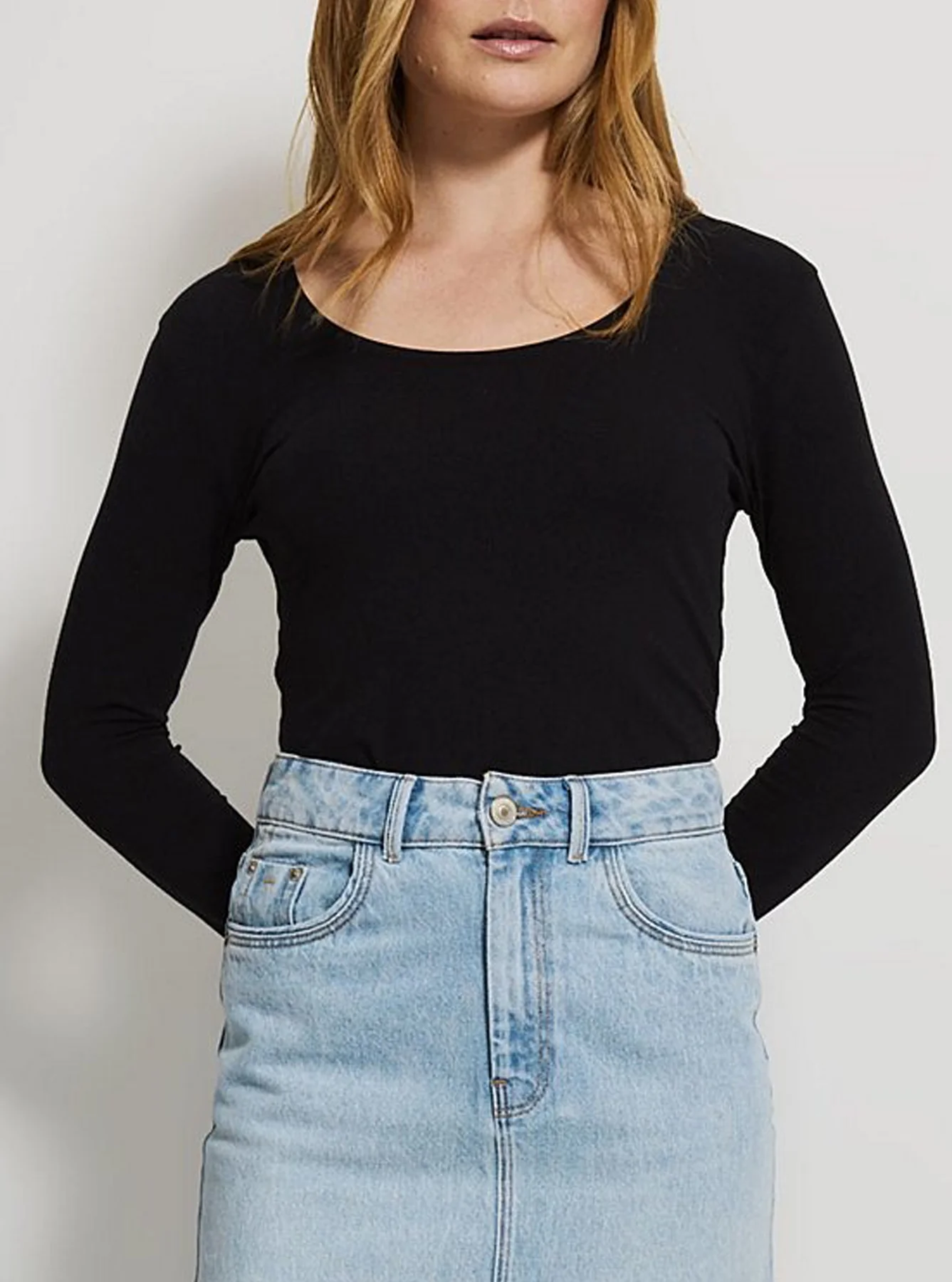 Womens Scoop Neck Long Sleeve Cotton Jersey T-Shirt - Image 4