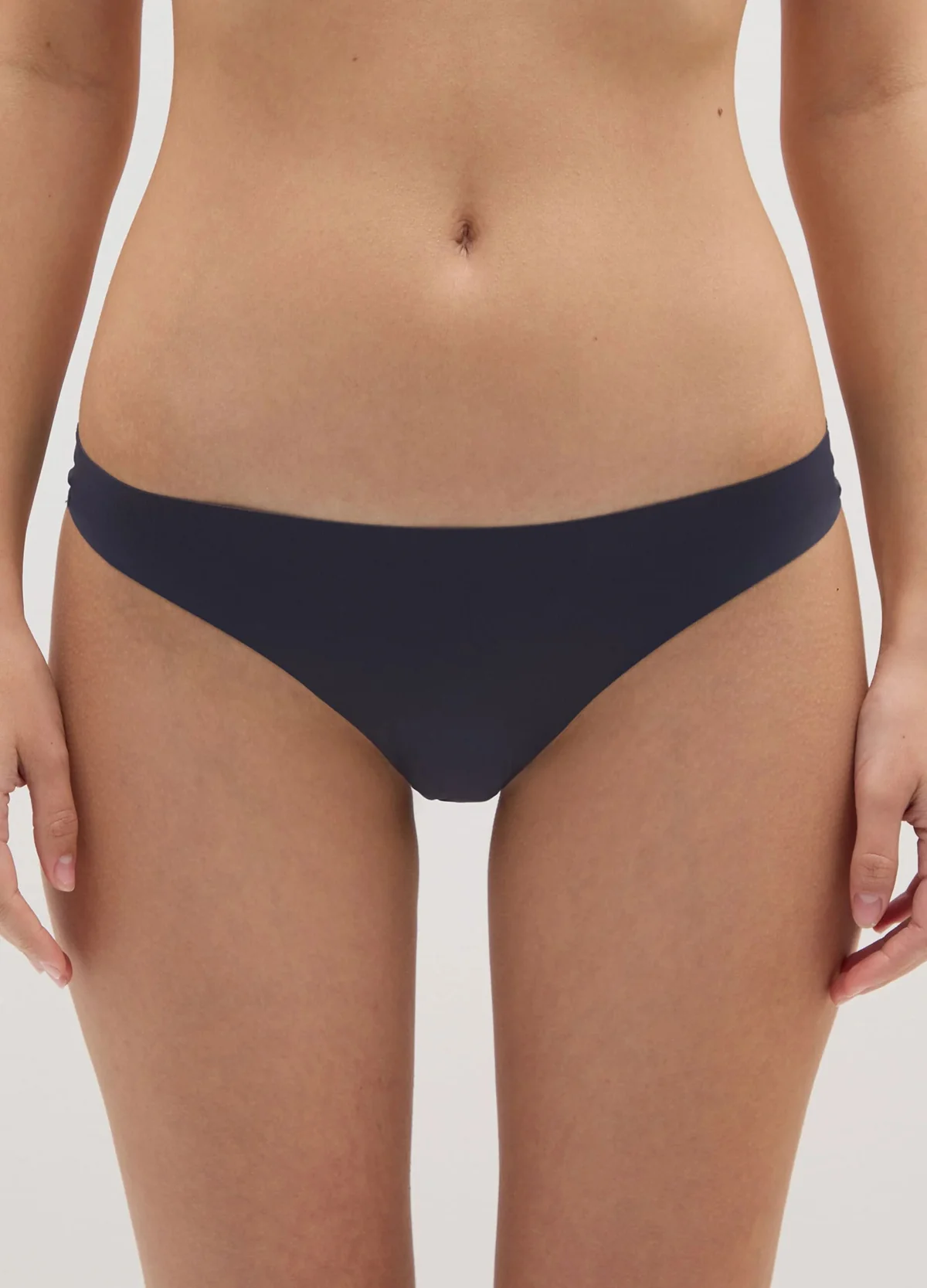 Womens Seamless Mid Rise Nylon Stretch Invisible Comfort Thong - Image 9