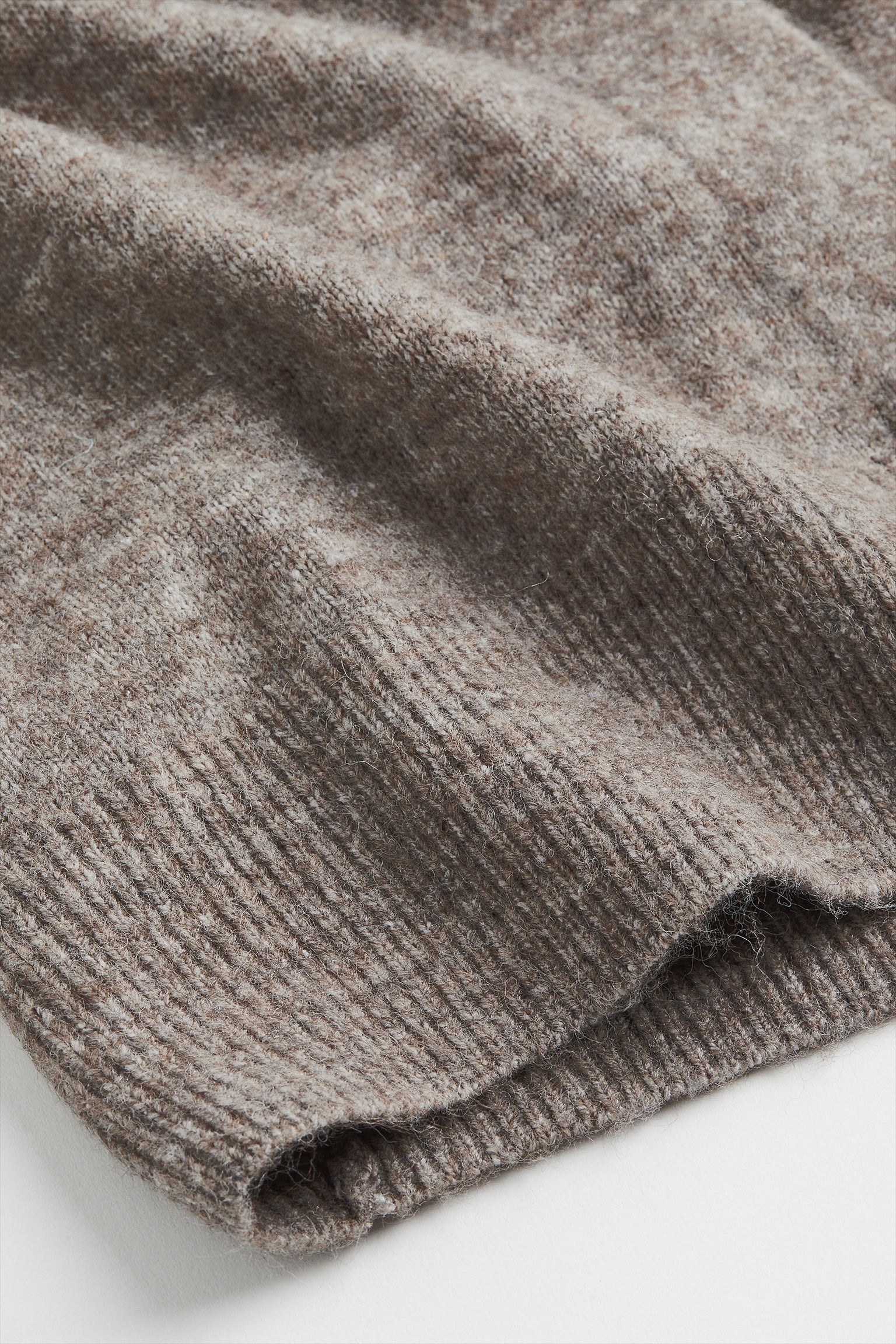Womens Soft Wool Blend Long Knit Cardigan - Image 15